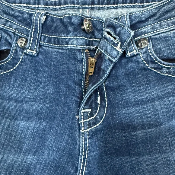 Miss Me Women’s Boot Cut Low Rise Jeans Sz 30 Embellished Flap Pocket Cowgirl - Picture 8 of 14